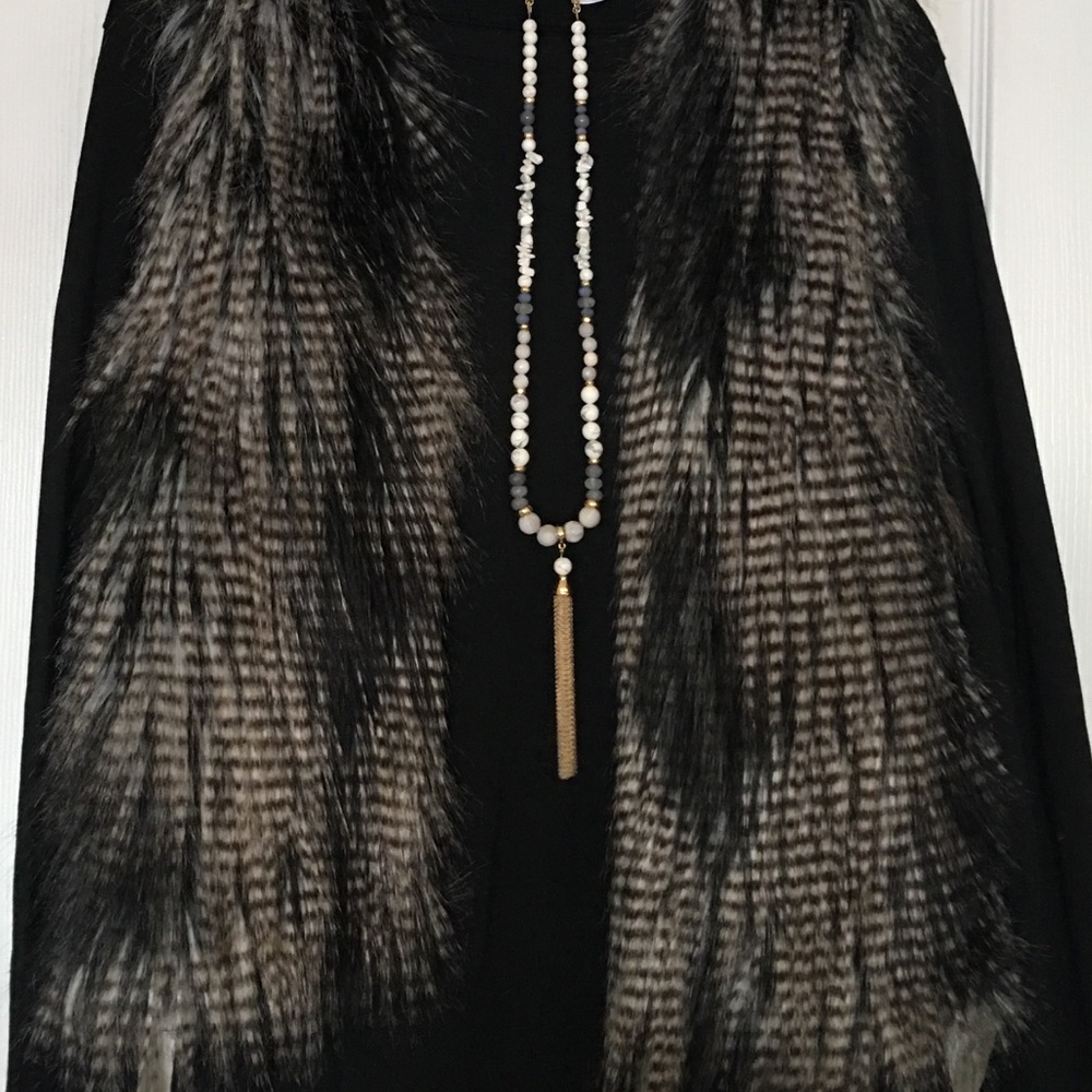 Faux fur vest H&M NWOT size 10